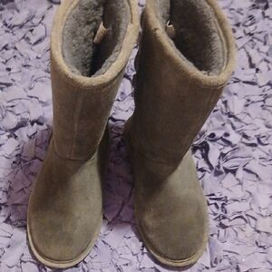 Cozy Tan Suede Boots